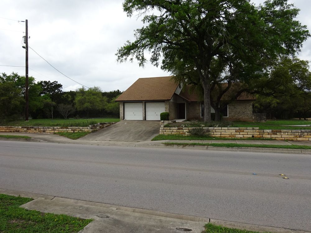 Office For Lease: 1901 W New Hope Dr, Cedar Park, TX 78613